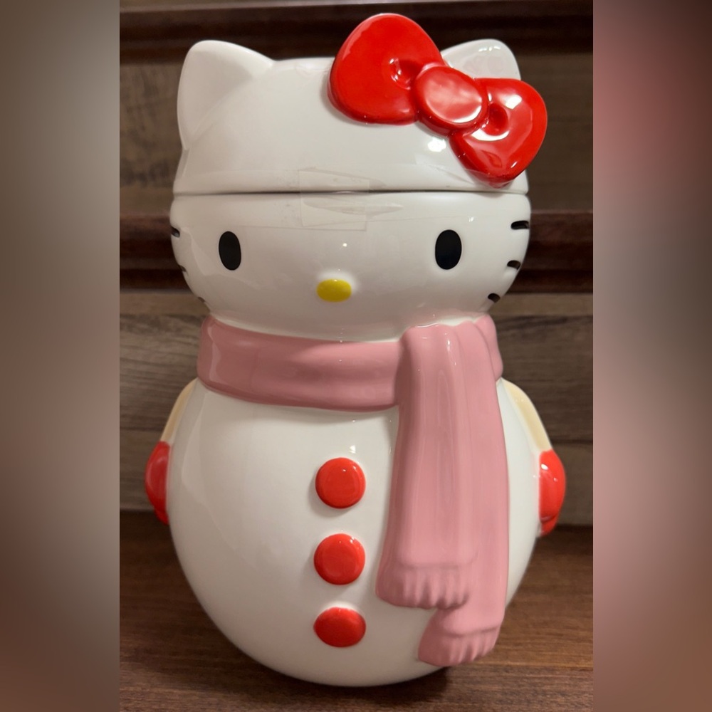Super Cute 🥰 Hello Kitty Snowman ⛄️ with Pink Scarf 🧣 Cookie Jar 🏺- NEW